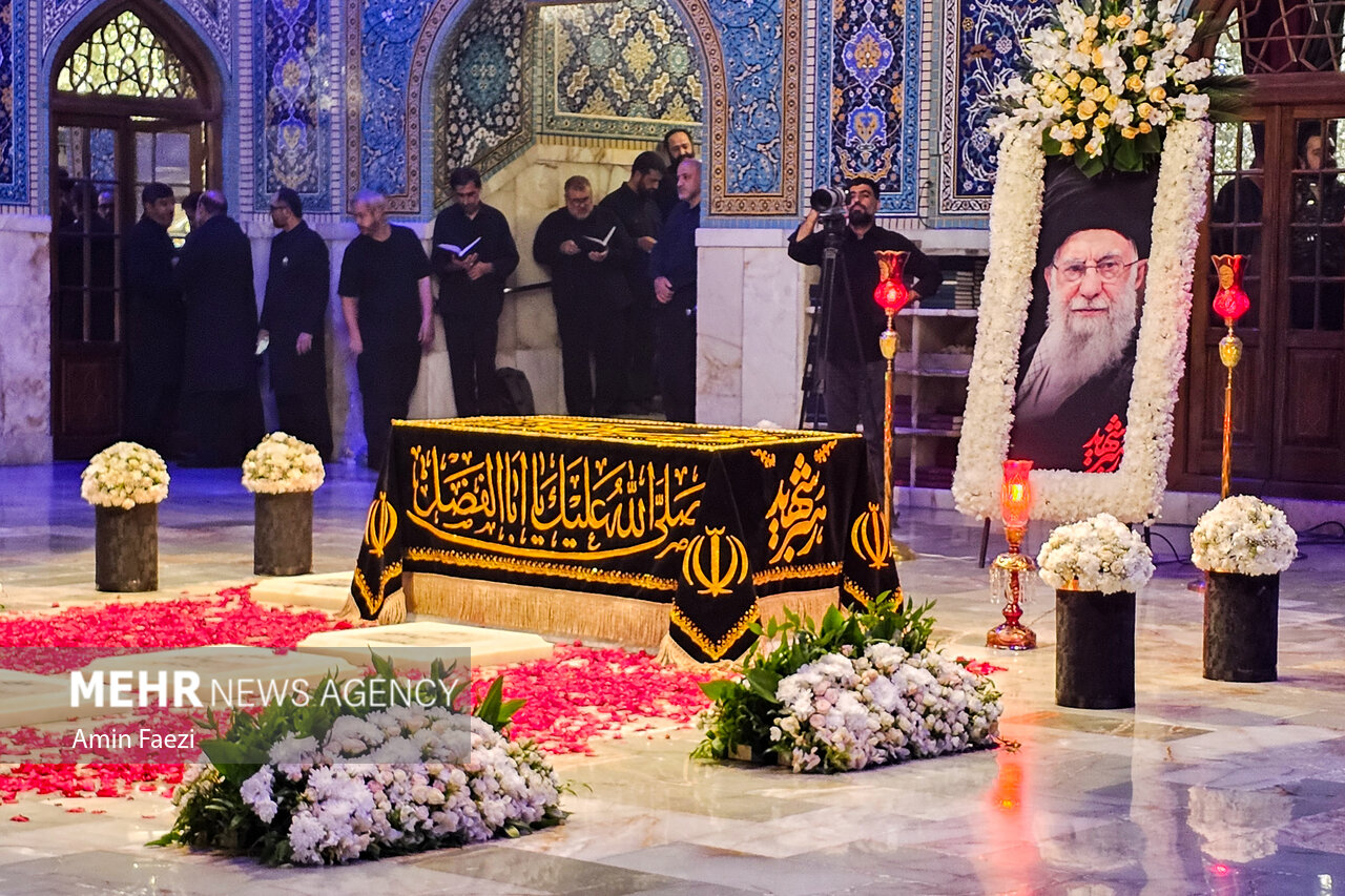 اثر محمد روحالامین بر «رویپوش» جایگاه ابدی رهبر شهید جلوهگر شد