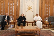 وزير الخارجية الايراني يصل الى عمان