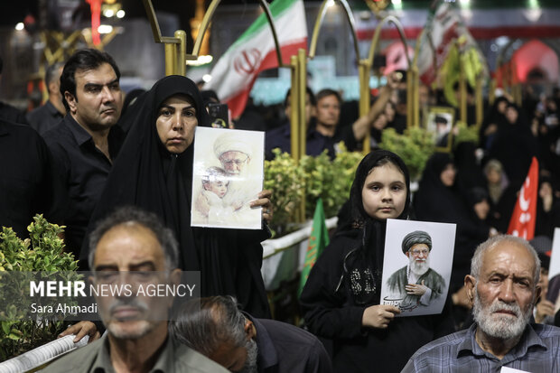 بزرگداشت رهبر شهید انقلاب در حرم مطهر رضوی