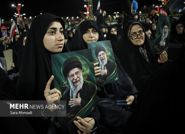 بزرگداشت رهبر شهید انقلاب در حرم مطهر رضوی