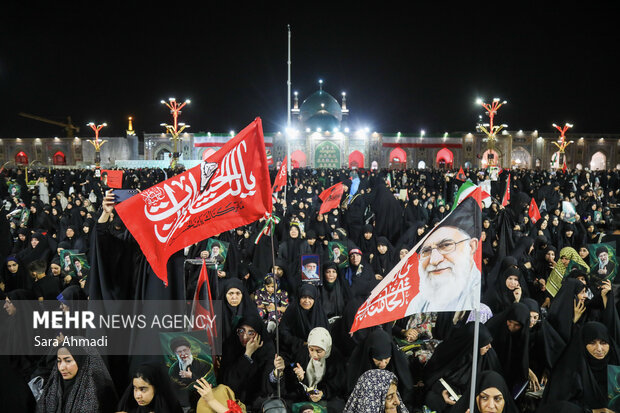 بزرگداشت رهبر شهید انقلاب در حرم مطهر رضوی