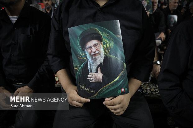بزرگداشت رهبر شهید انقلاب در حرم مطهر رضوی