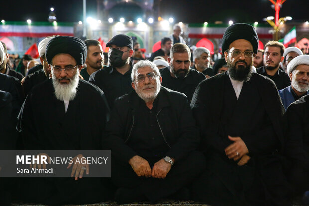 بزرگداشت رهبر شهید انقلاب در حرم مطهر رضوی
