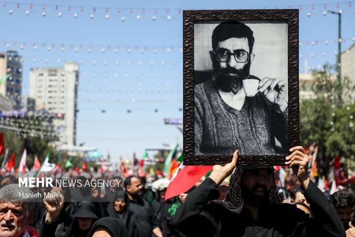 بیرق سرخی بیاور فصل خونخواهی است