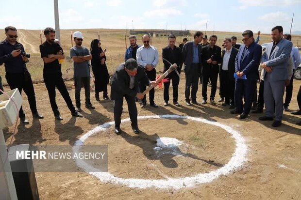 کلنگ زنی نیروگاه خورشیدی ۳+۳ مگاواتی در سد گیلارلو گرمی
