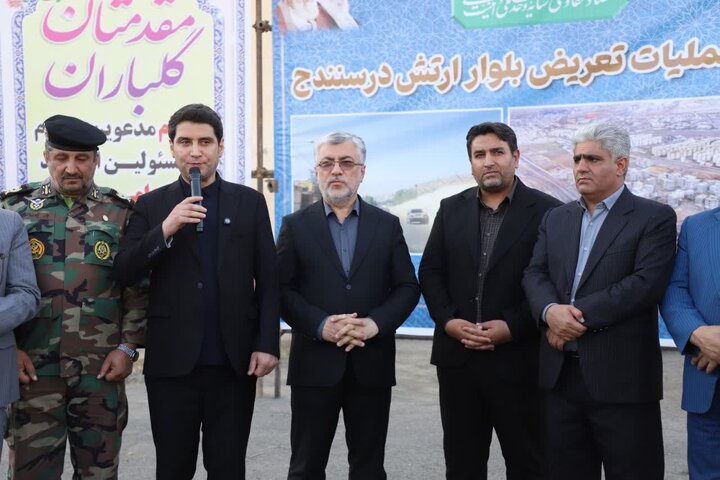 آغاز عملیات تعریض بلوار ارتش سنندج گامی برای باز شدن گره ترافیکی شهر