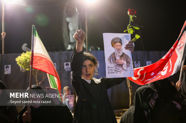 مراسم بزرگداشت رهبر شهید انقلاب در میدان انقلاب تهران