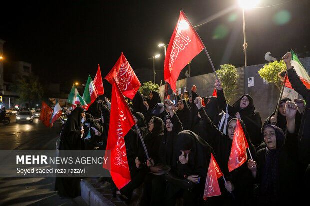 مراسم بزرگداشت رهبر شهید انقلاب در میدان انقلاب تهران