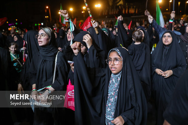 مراسم بزرگداشت رهبر شهید انقلاب در میدان انقلاب تهران