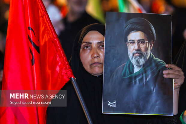 مراسم بزرگداشت رهبر شهید انقلاب در میدان انقلاب تهران
