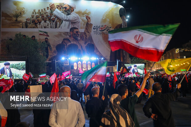 مراسم بزرگداشت رهبر شهید انقلاب در میدان انقلاب تهران