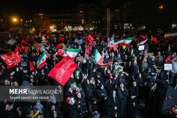 مراسم بزرگداشت رهبر شهید انقلاب در میدان انقلاب تهران