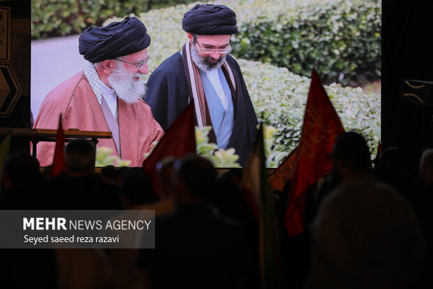 مراسم بزرگداشت رهبر شهید انقلاب در میدان انقلاب تهران