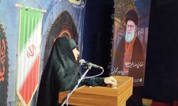 همسر شهید انصاری: اطاعت از رهبری رمز عبور از دشواری‌ ها است