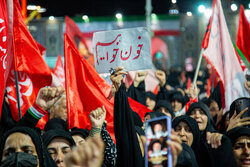 بغض زائران رضوی برای آقای شهید ایران