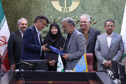 نشست خبری و امضای تفاهم نامه رئیس سازمان حفاظت محیط زیست