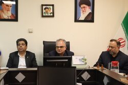 پلاک‌کوبی شترها و نظارت بر ساربانان برای ایمنی راه‌آهن در سمنان