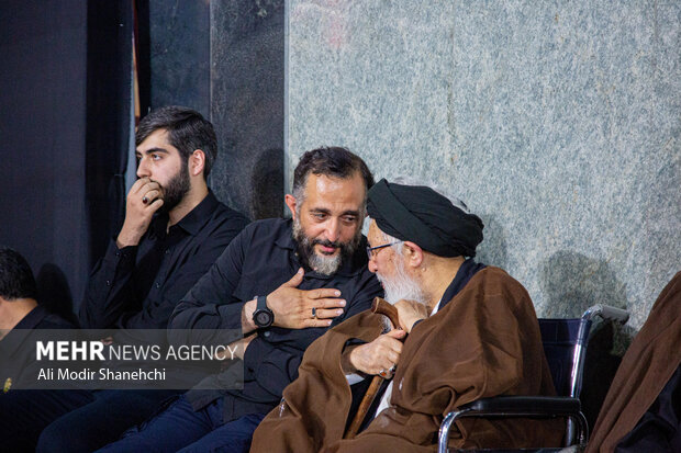 دومین شب بزرگداشت رهبر شهید انقلاب در حرم امام رضا (ع)
