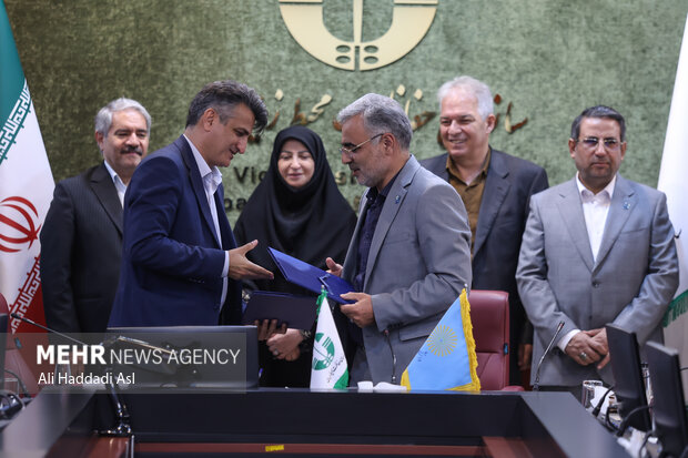 نشست خبری و امضای تفاهم نامه رئیس سازمان حفاظت محیط زیست