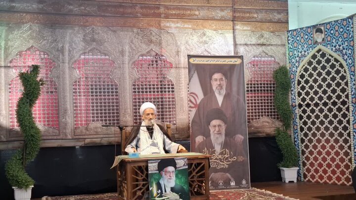 آیت‌الله محمدی‌لائینی: عزت در گرو ایستادگی بر حق است
