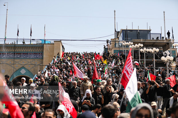 مراسم وداع با رهبر شهید انقلاب در مصلای امام خمینی(ره) تهران