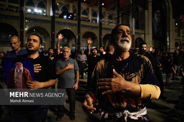 مراسم وداع با رهبر شهید انقلاب در مصلای امام خمینی(ره) تهران