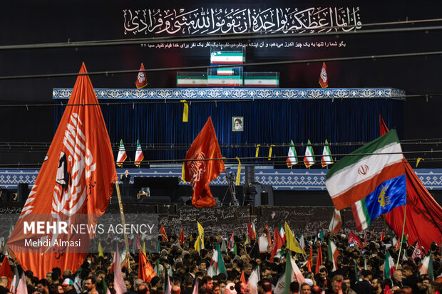 مراسم وداع با رهبر شهید انقلاب در مصلای امام خمینی(ره) تهران