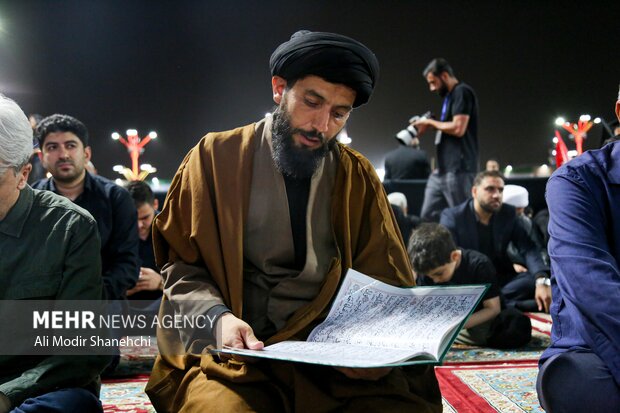 سومین شب بزرگداشت رهبر شهید انقلاب در حرم امام رضا (ع)