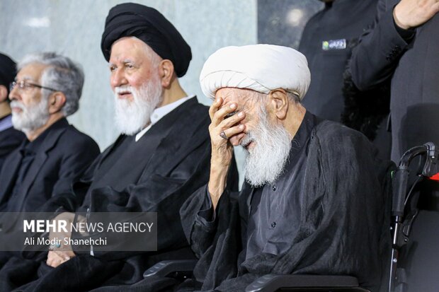 سومین شب بزرگداشت رهبر شهید انقلاب در حرم امام رضا (ع)