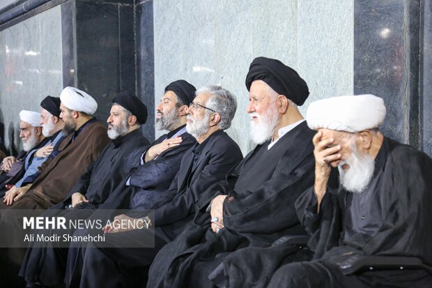 سومین شب بزرگداشت رهبر شهید انقلاب در حرم امام رضا (ع)