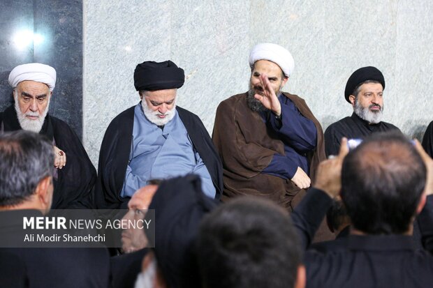 سومین شب بزرگداشت رهبر شهید انقلاب در حرم امام رضا (ع)
