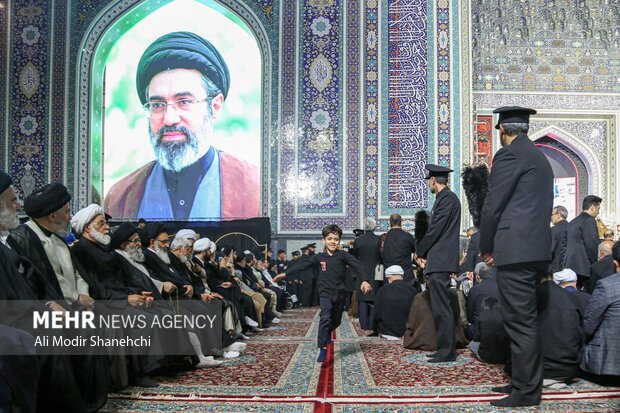 سومین شب بزرگداشت رهبر شهید انقلاب در حرم امام رضا (ع)