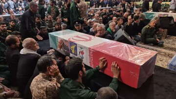آیین وداع دو شهید مدافع امنیت در حرم مطهر امام رضا(ع) برگزار شد