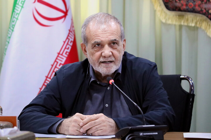 پزشکیان:کارآمدی مدیری که نتواند مصرف انرژی را کنترل کند مورد تردید است