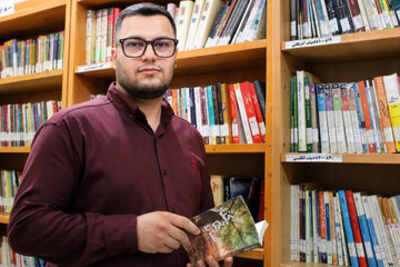 «سایه‌های کنار»، روایت مردی است که پشت خاکریزها جنگید