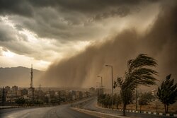 طوفان باسرعت۵۴ کیلومتر ایوانکی را درنوردید؛ سمنان وشاهرود درآرامش نسبی
