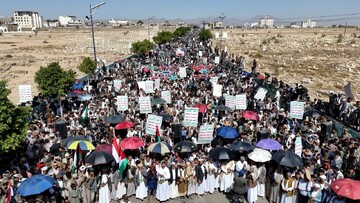 تظاهرات میلیونی در یمن در محکومیت حمله متجاوزان سعودی