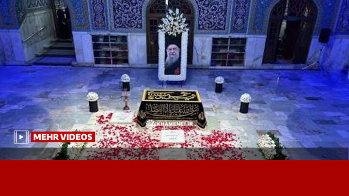 صلوات خاصه امام رضا(ع) در رواق دارالذکر مزار مطهر رهبر شهید انقلاب