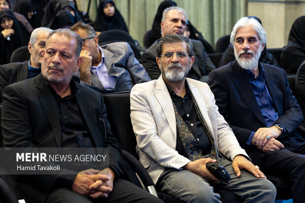 جایزه جهانی شعر امام شهید