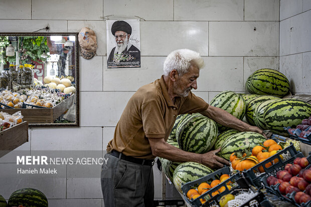قاب‌های ارادت به «آقای شهید ایران» در بازار گرگان