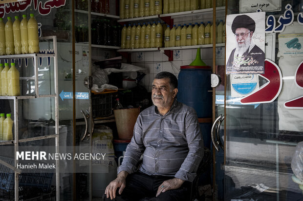 قاب‌های ارادت به «آقای شهید ایران» در بازار گرگان