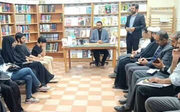 صادقی: کتاب‌خوانی از شاخص‌های مهم سیره رهبر شهید انقلاب بود