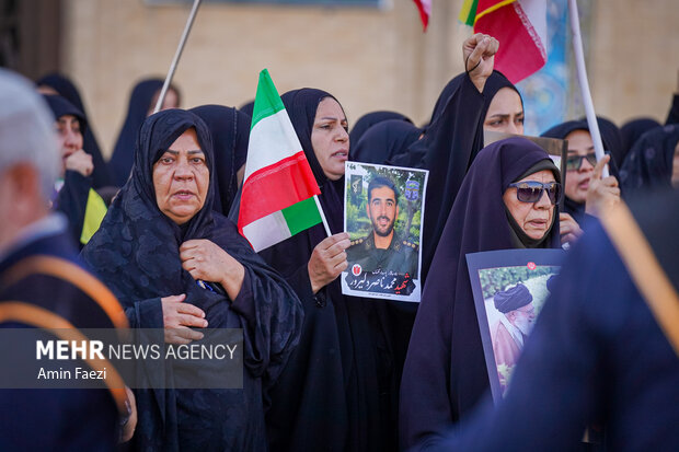تشییع <a href='https://sayeb.ir/tag/%d8%b4%d9%87%db%8c%d8%af'></div>شهید</a> محمّدناصر دلیرو در شیراز