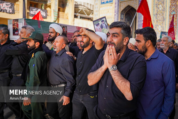 تشییع <a href='https://sayeb.ir/tag/%d8%b4%d9%87%db%8c%d8%af'></div>شهید</a> محمّدناصر دلیرو در شیراز