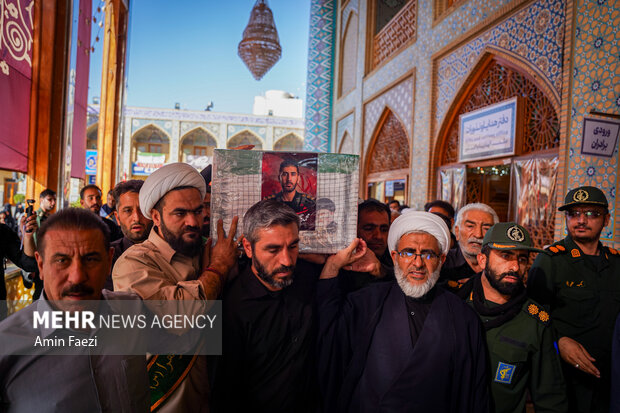 تشییع <a href='https://sayeb.ir/tag/%d8%b4%d9%87%db%8c%d8%af'></div>شهید</a> محمّدناصر دلیرو در شیراز