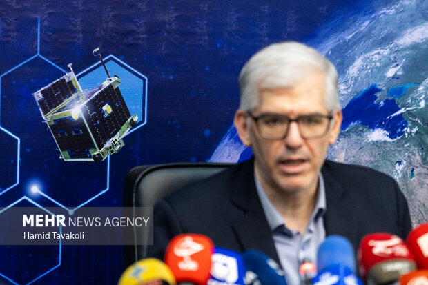نشست خبری رئیس سازمان فضایی ایران
