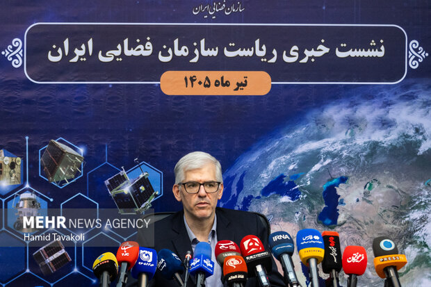 نشست خبری رئیس سازمان فضایی ایران