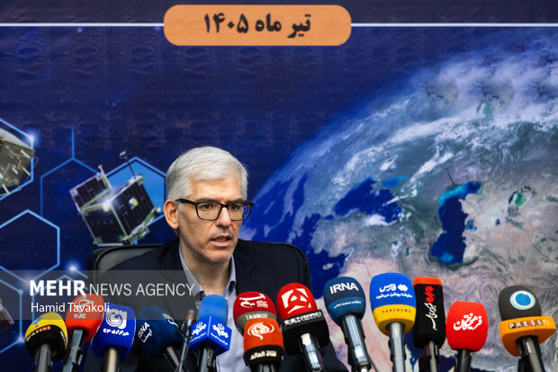 نشست خبری رئیس سازمان فضایی ایران