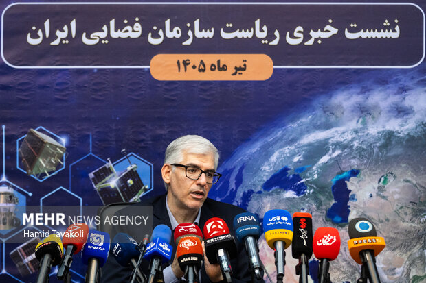 نشست خبری رئیس سازمان فضایی ایران