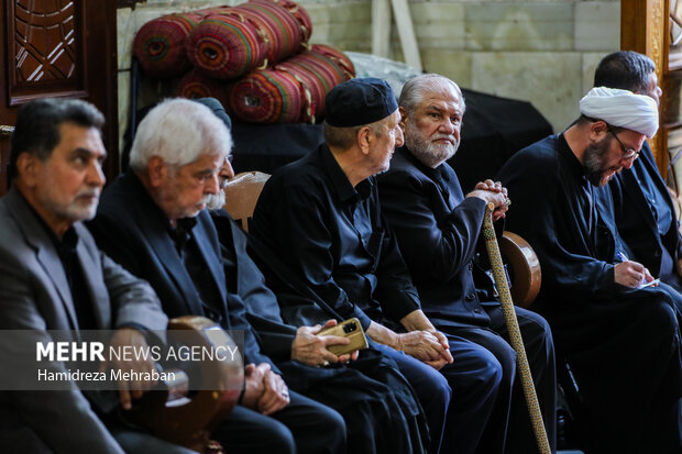 بزرگداشت رهبر شهید انقلاب در حسینیه کربلایی های مقیم تهران